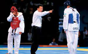 What Are The Basic Taekwondo Referree Signals?